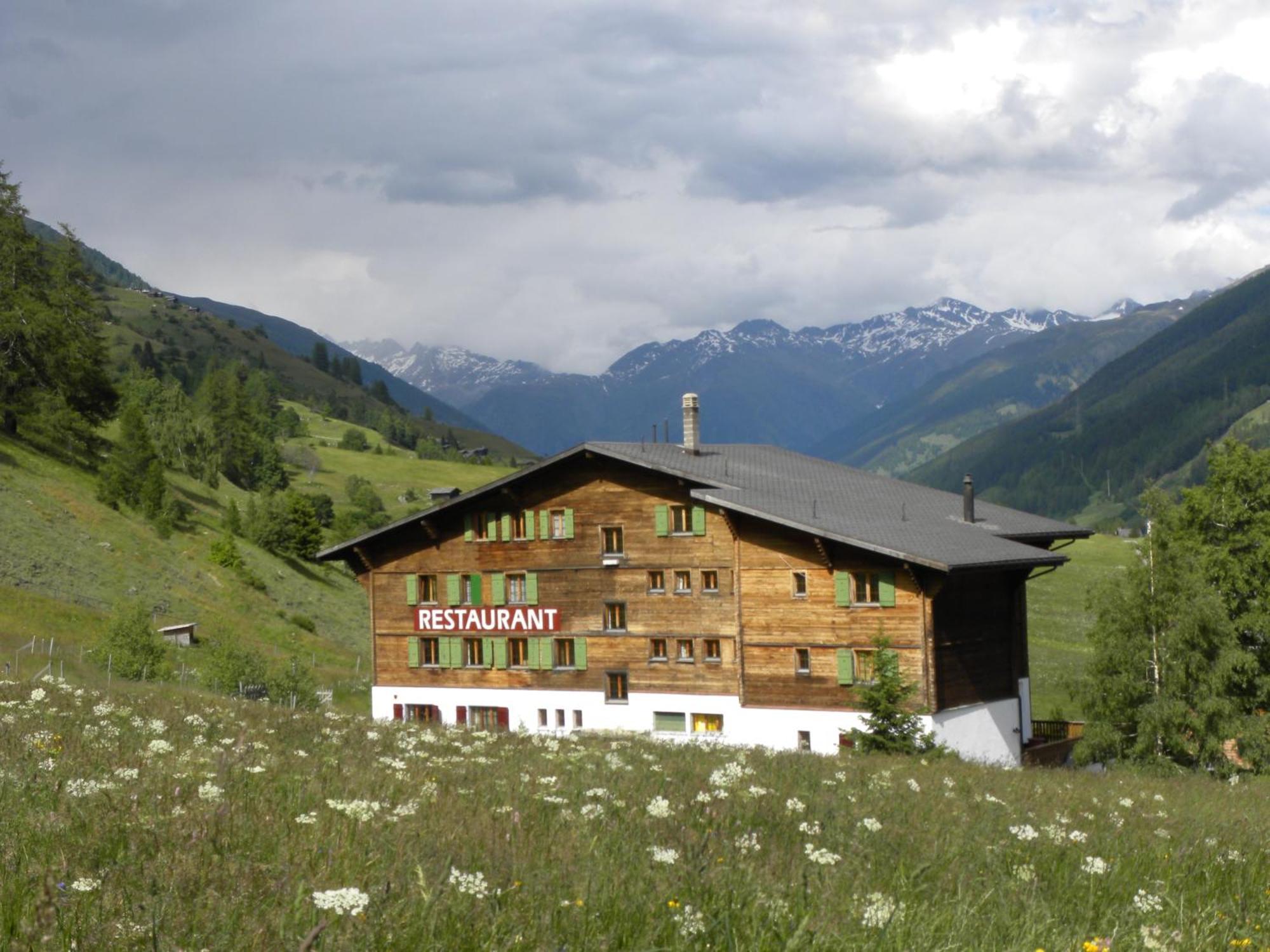 Hotel Restaurant Walliser Sonne Reckingen Dış mekan fotoğraf