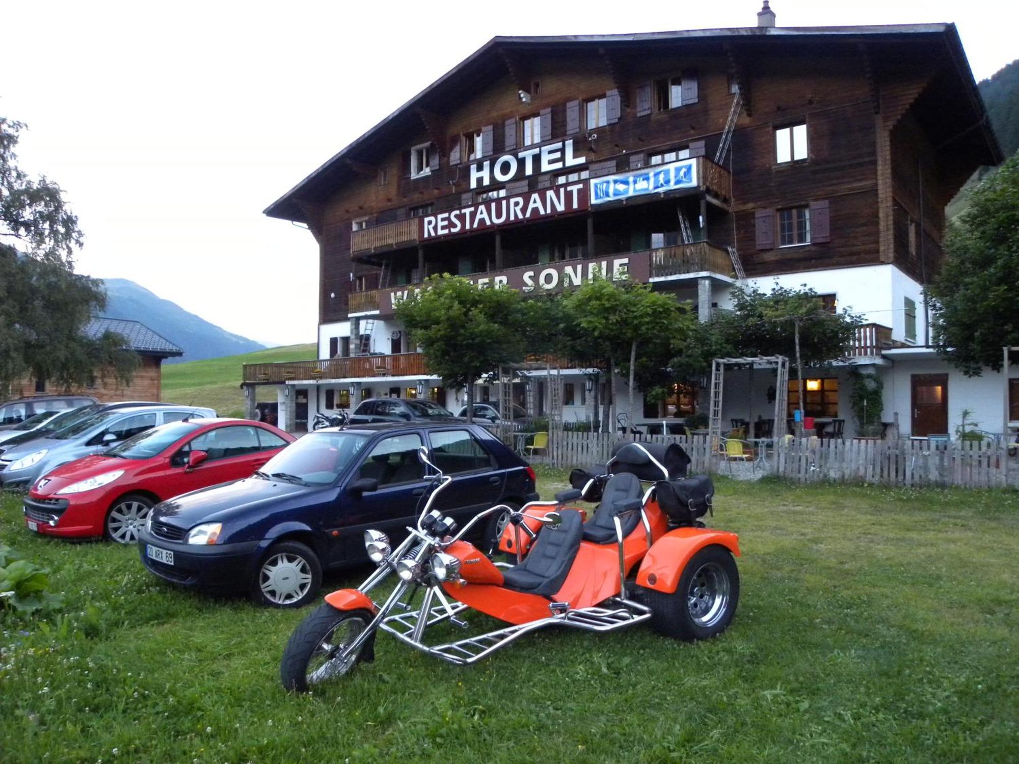 Hotel Restaurant Walliser Sonne Reckingen Dış mekan fotoğraf