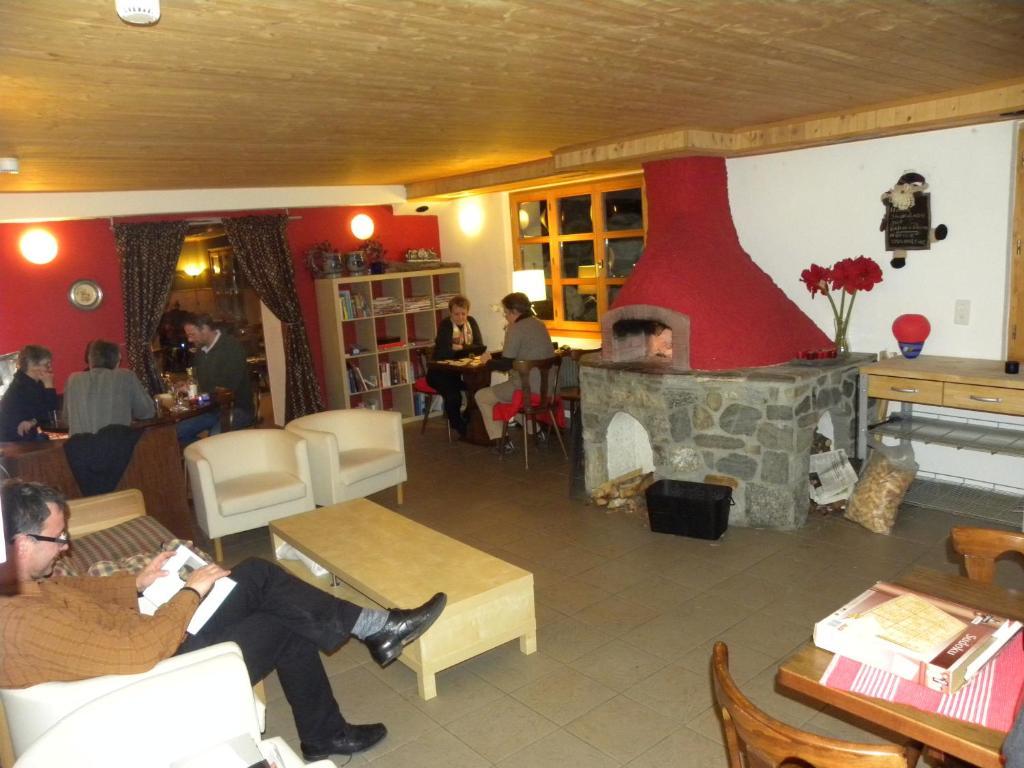 Hotel Restaurant Walliser Sonne Reckingen Dış mekan fotoğraf