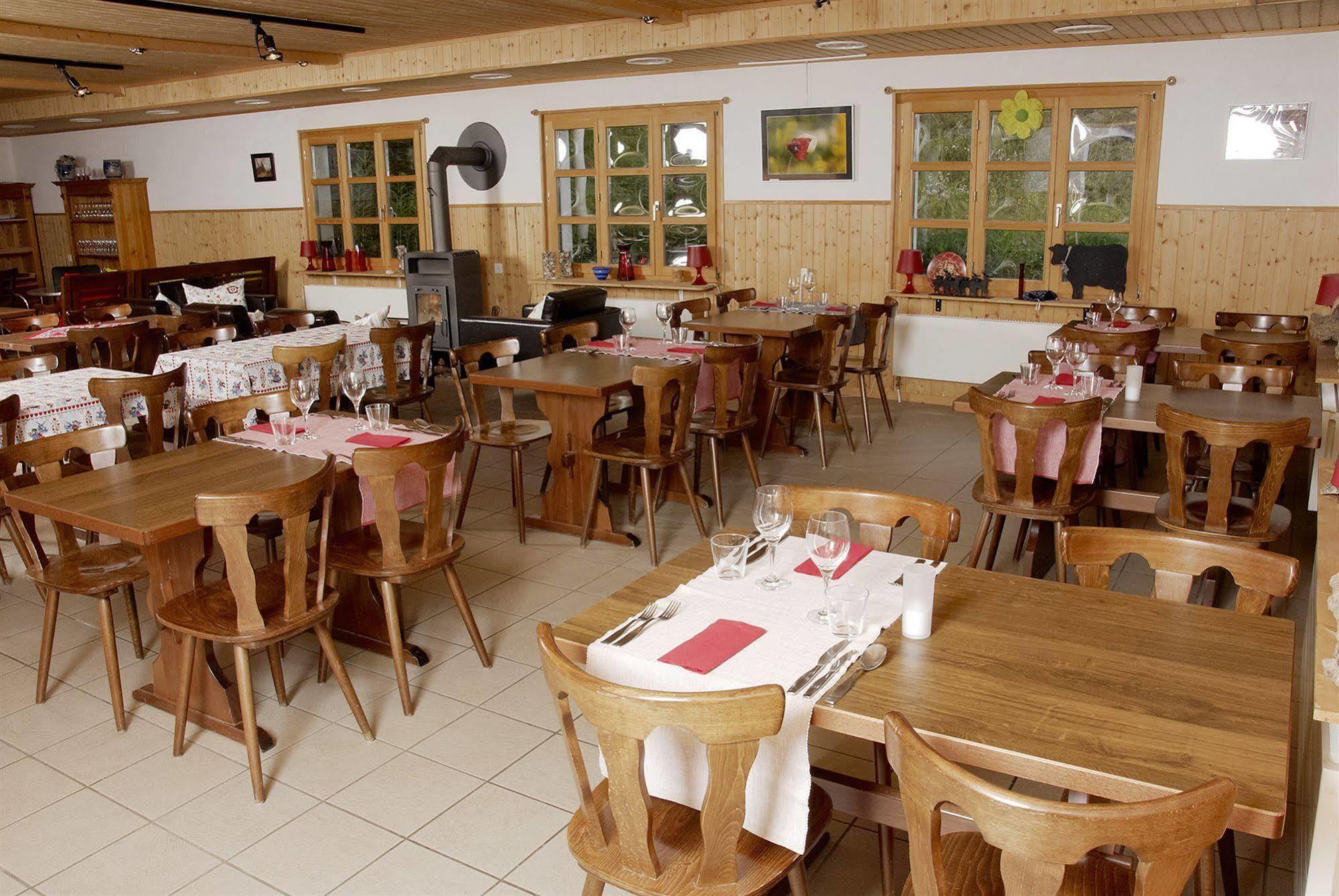 Hotel Restaurant Walliser Sonne Reckingen Dış mekan fotoğraf