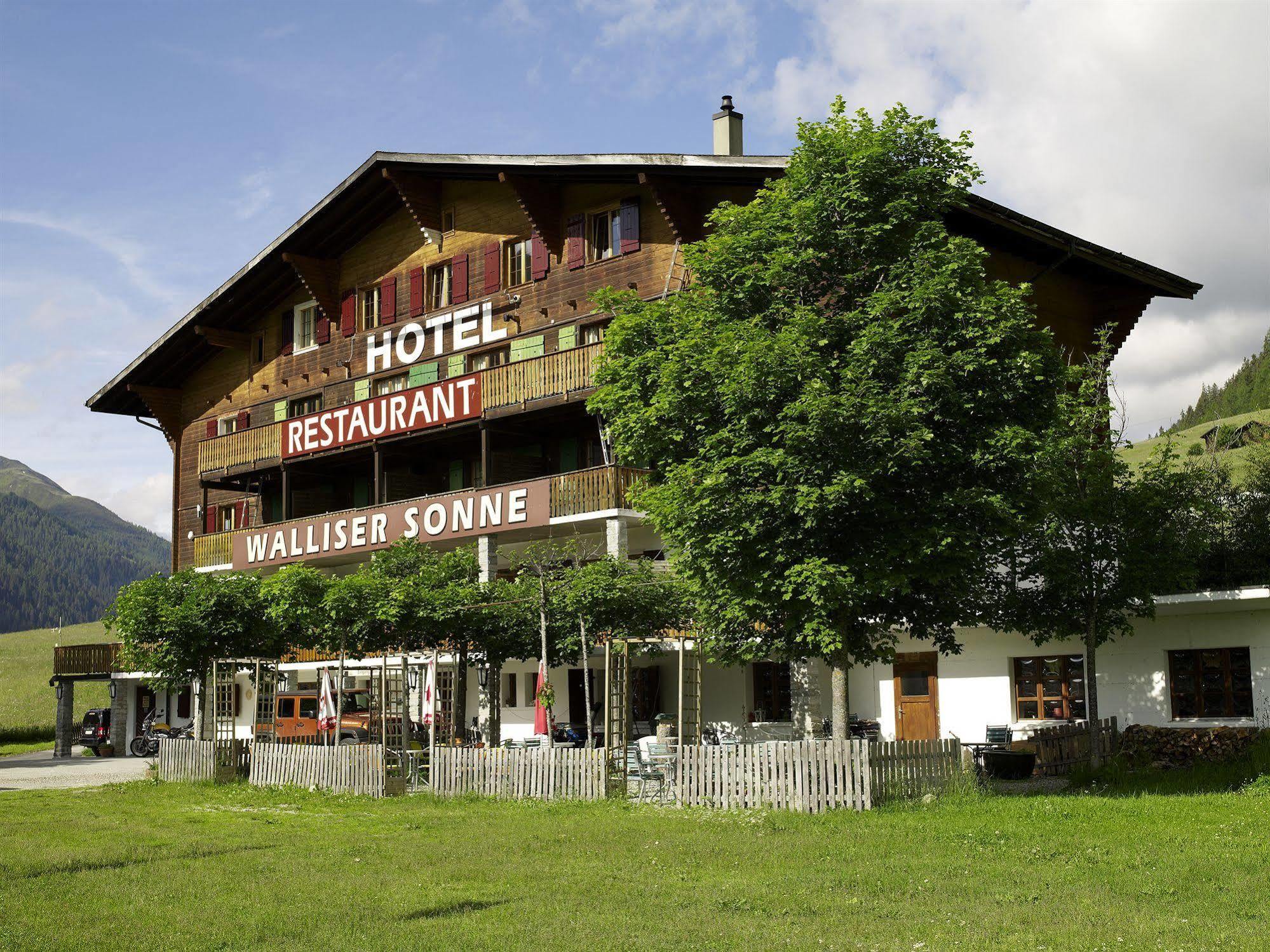 Hotel Restaurant Walliser Sonne Reckingen Dış mekan fotoğraf