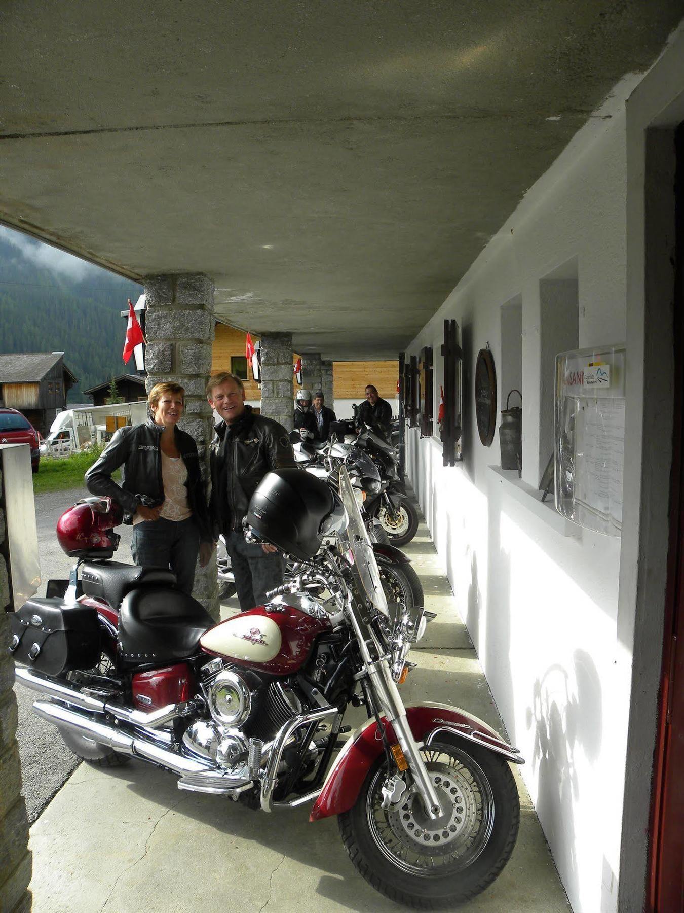 Hotel Restaurant Walliser Sonne Reckingen Dış mekan fotoğraf